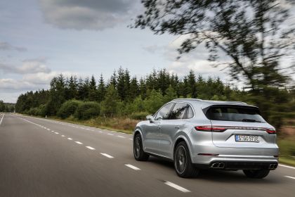 2020 Porsche Cayenne Turbo S E-Hybrid 11