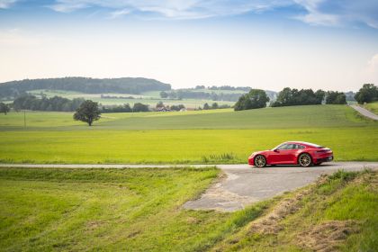 2019 Porsche 911 ( 992 ) Carrera 24