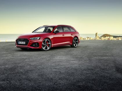 2020 Audi RS 4 Avant 15