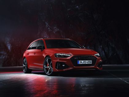 2020 Audi RS 4 Avant 33