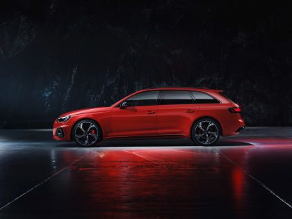 2020 Audi RS 4 Avant 34