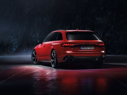 2020 Audi RS 4 Avant 35