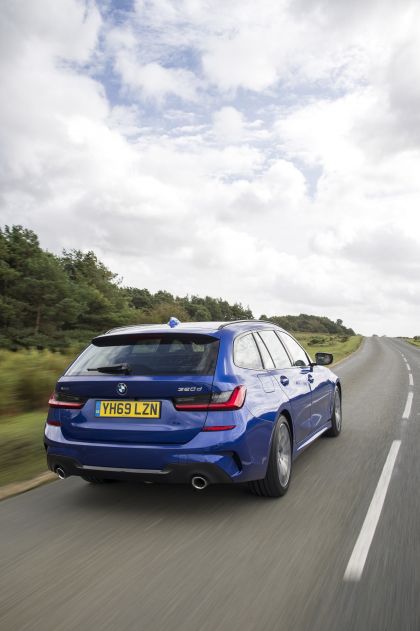 2020 BMW 320d ( G21 ) xDrive touring - UK version 12