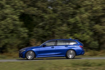 2020 BMW 320d ( G21 ) xDrive touring - UK version 22