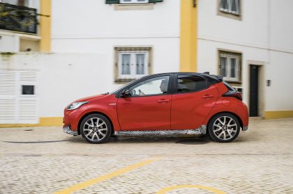 2020 Toyota Yaris hybrid 64