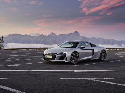 2020 Audi R8 V10 RWD coupé 12