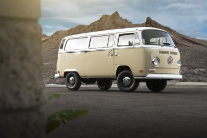 2019 Volkswagen Type 2 Bus Electrified concept 4