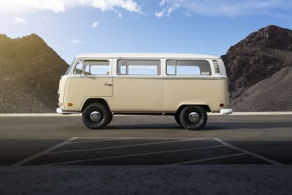 2019 Volkswagen Type 2 Bus Electrified concept 5