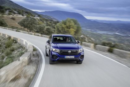 2020 Volkswagen Touareg R 18