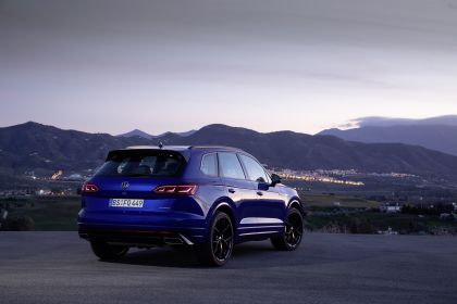 2020 Volkswagen Touareg R 36