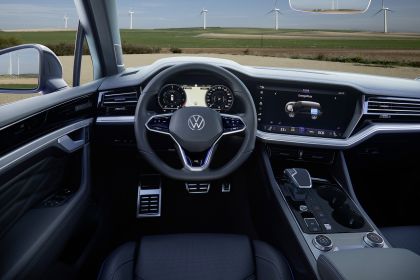 2020 Volkswagen Touareg R 45