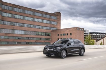 2021 Mercedes-Benz GLA 250 4Matic - USA version 21