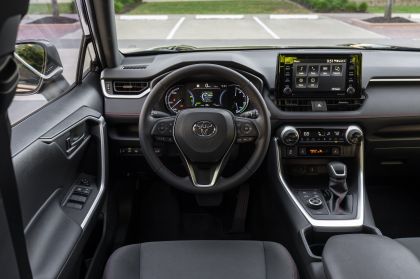 2021 Toyota RAV4 Prime SE 26