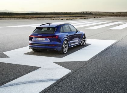 2021 Audi e-tron S 22