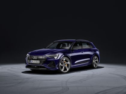 2021 Audi e-tron S 37