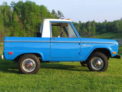 1966 Ford Bronco pickup 8