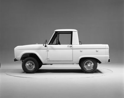 1966 Ford Bronco pickup 11