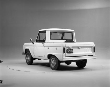 1966 Ford Bronco pickup 12