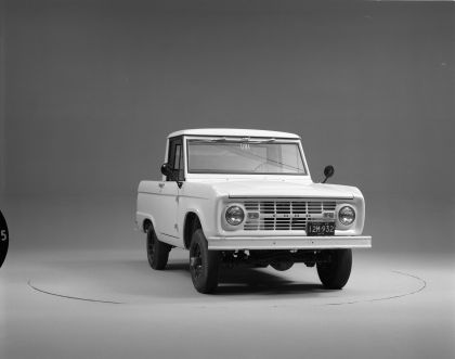 1966 Ford Bronco pickup 19