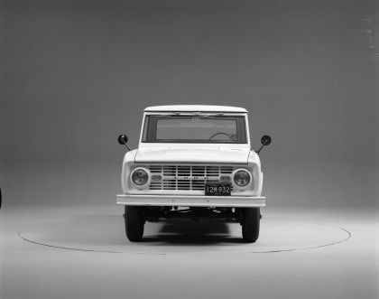 1966 Ford Bronco pickup 26