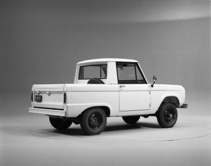 1966 Ford Bronco pickup 28