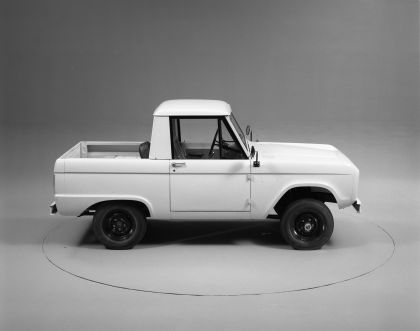 1966 Ford Bronco pickup 29