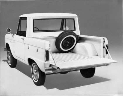 1966 Ford Bronco pickup 33