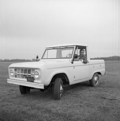 1966 Ford Bronco pickup 41