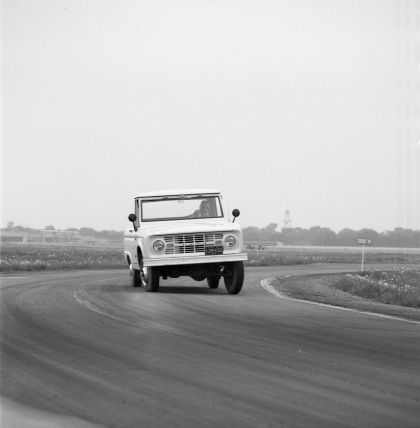 1966 Ford Bronco pickup 46