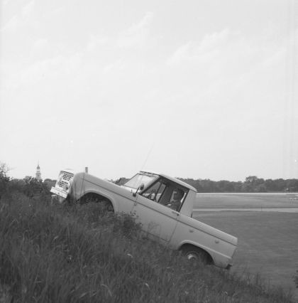 1966 Ford Bronco pickup 51