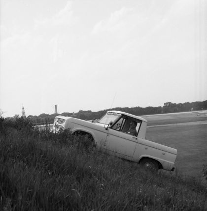 1966 Ford Bronco pickup 52