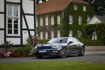 2021 Porsche Panamera Turbo S Executive 16