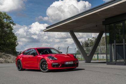 2021 Porsche Panamera GTS 10