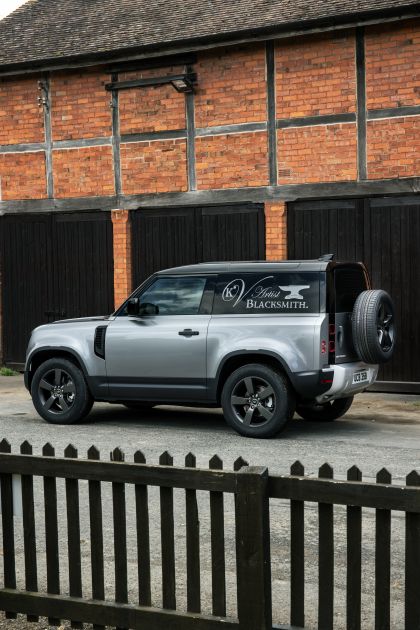 2021 Land Rover Defender 90 Hard Top 6