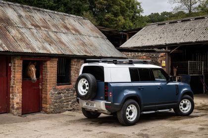 2021 Land Rover Defender 110 Hard Top 10