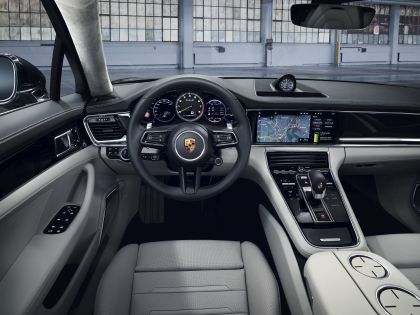 2021 Porsche Panamera Turbo S E-Hybrid Executive 7