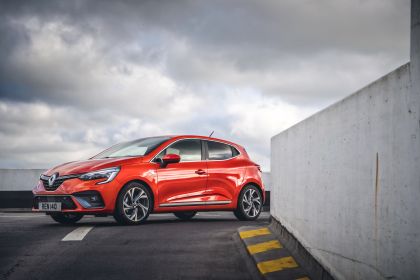 2021 Renault Clio E-Tech Hybrid - UK version 1