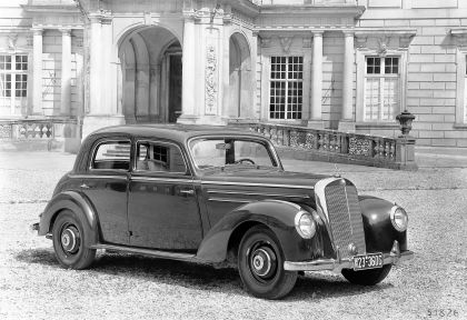 1951 Mercedes-Benz 220 ( W187 ) 9