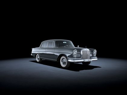 1959 Mercedes-Benz 220 SE ( W111 ) Tailfin 1