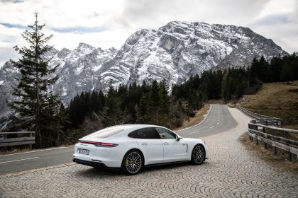 2021 Porsche Panamera Turbo S E-Hybrid 8