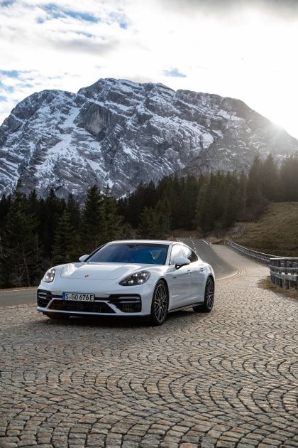 2021 Porsche Panamera Turbo S E-Hybrid 9