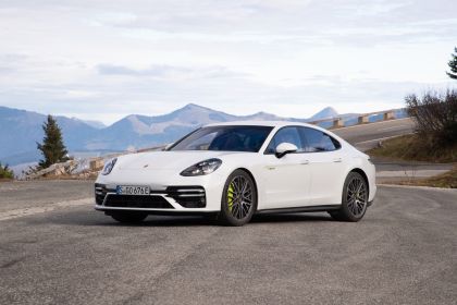 2021 Porsche Panamera Turbo S E-Hybrid 11