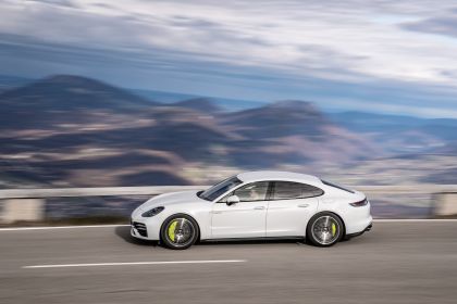 2021 Porsche Panamera Turbo S E-Hybrid 13