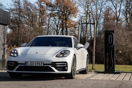 2021 Porsche Panamera Turbo S E-Hybrid 41