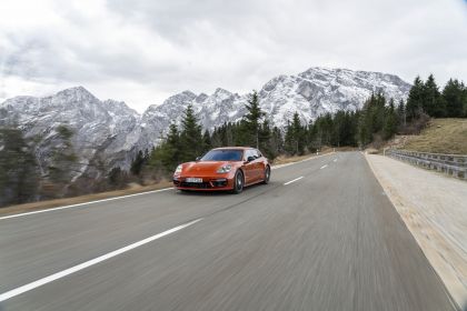 2021 Porsche Panamera 4 E-Hybrid Sport Turismo 13