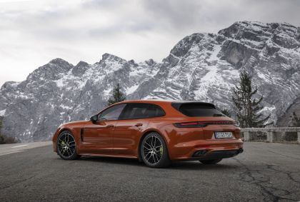 2021 Porsche Panamera 4 E-Hybrid Sport Turismo 23