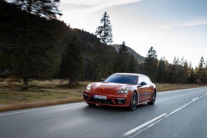 2021 Porsche Panamera 4 E-Hybrid Sport Turismo 24