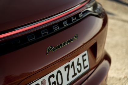 2021 Porsche Panamera 4 E-Hybrid Sport Turismo 36