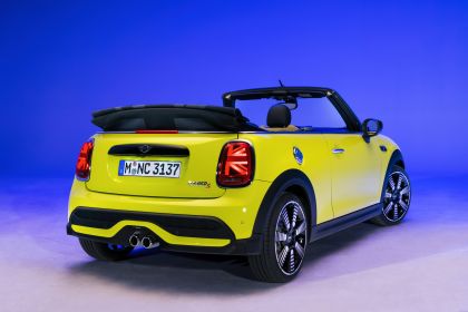 2021 Mini Cooper S convertible 9