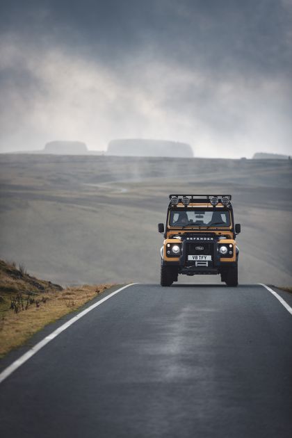 2021 Land Rover Defender Works V8 Trophy 4